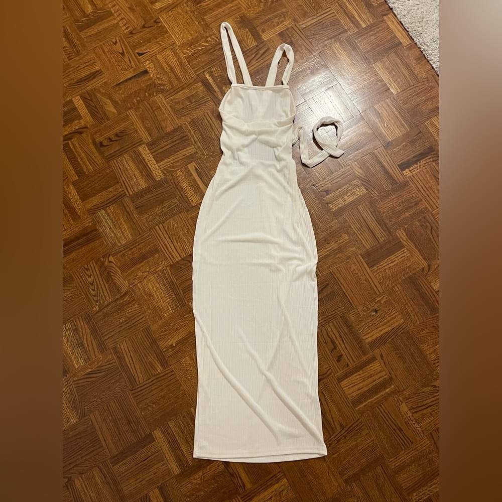 Elegant White Sleeveless Dress